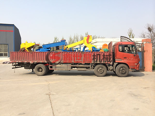 河北橡膠粉碎機裝車現場