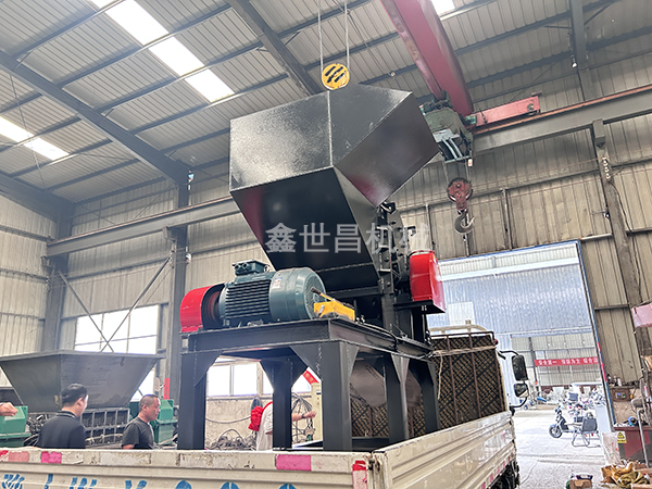 800型易拉罐破碎機發貨現場