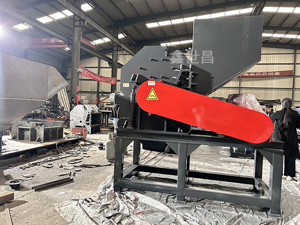 800型紅牛罐破碎機(jī)發(fā)往浙江寧波